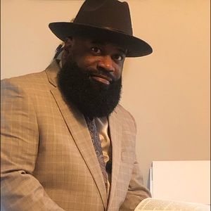 Meet your Posher, Derrell